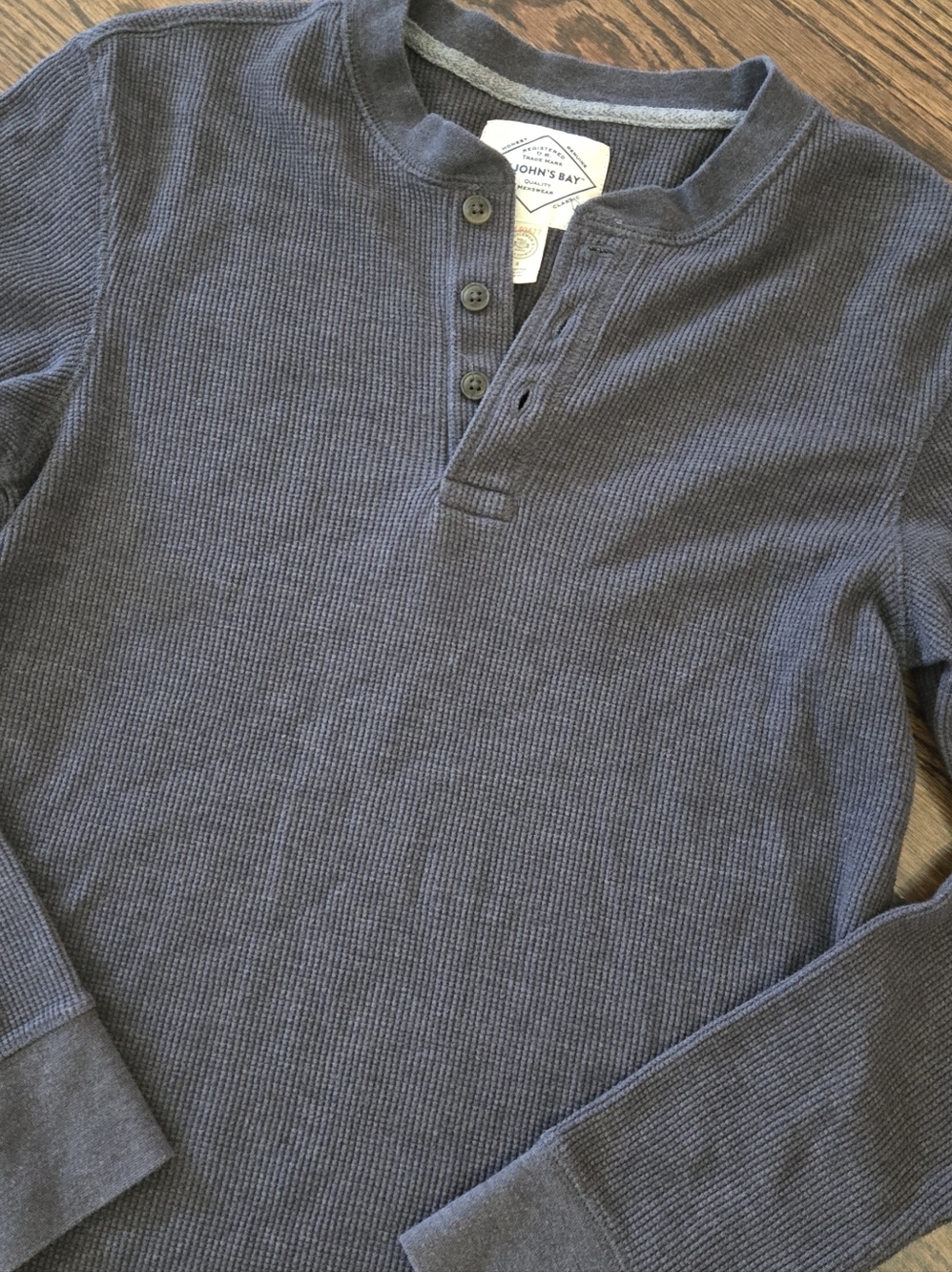 st. john’s bay waffle knit henley | size s | charcoal thermal
